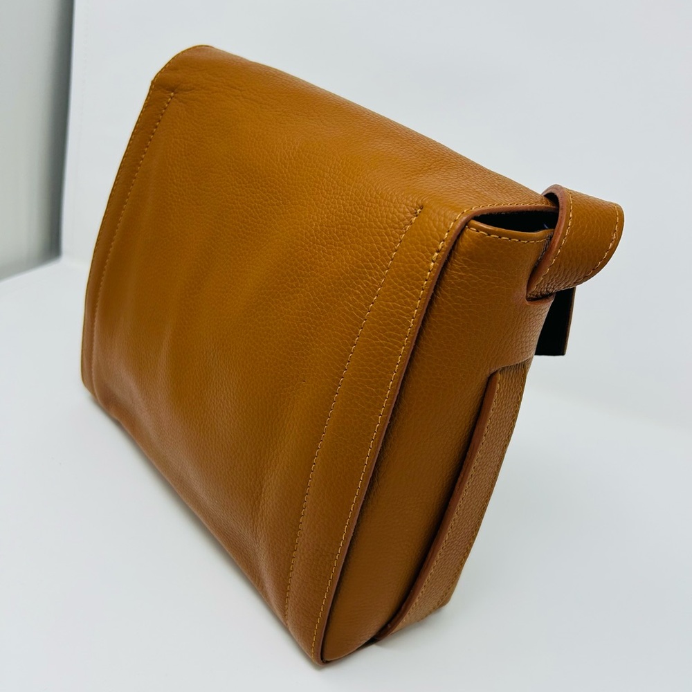 Classic Women's Shoulder Bag in Warm Tan - Picture 2 of 8